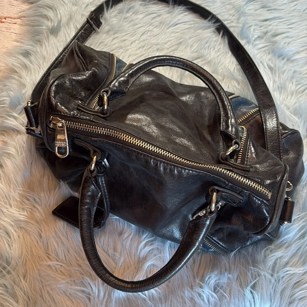 Badgley Mischka Dual Zip Blue Leather Bag